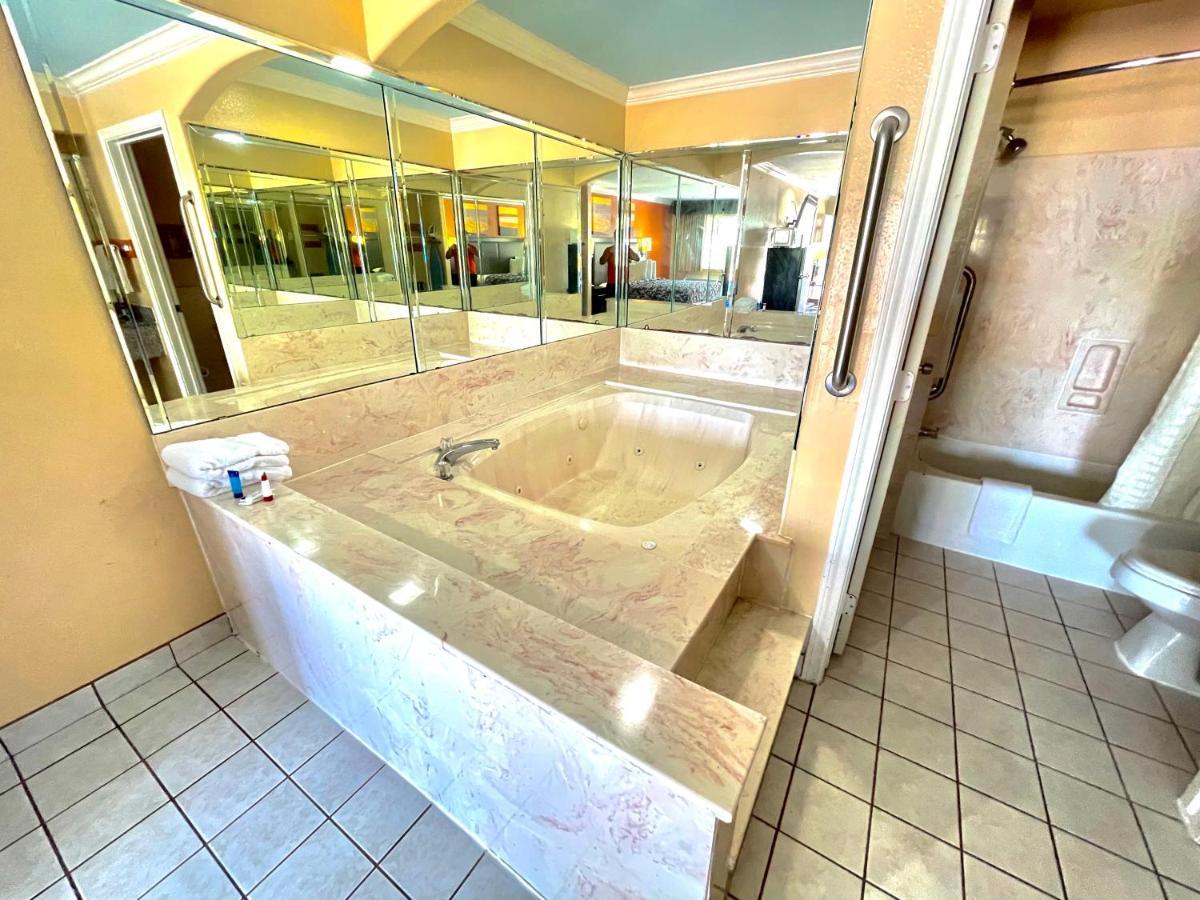 Luxury Inn Liberty Dış mekan fotoğraf